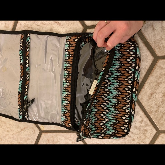 2/$45 🎉 Vera Bradley Travel Organizer 🎉GOOD AS NEW - Picture 6 of 7
